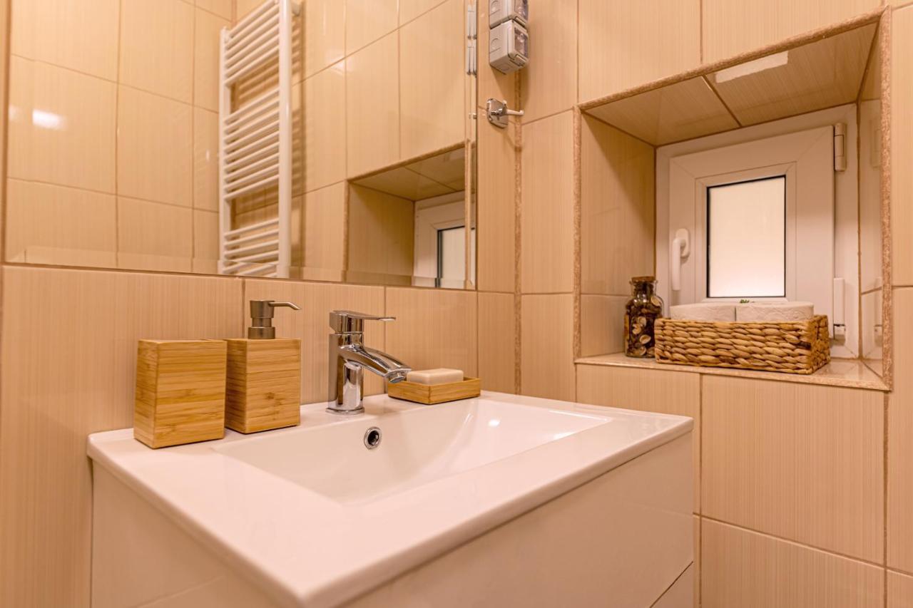 Garden Hideout - Central Apartment براشوف المظهر الخارجي الصورة